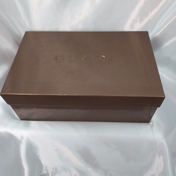 Gucci Pointed Toe Cream & Black Pumps - Picture 6 of 10